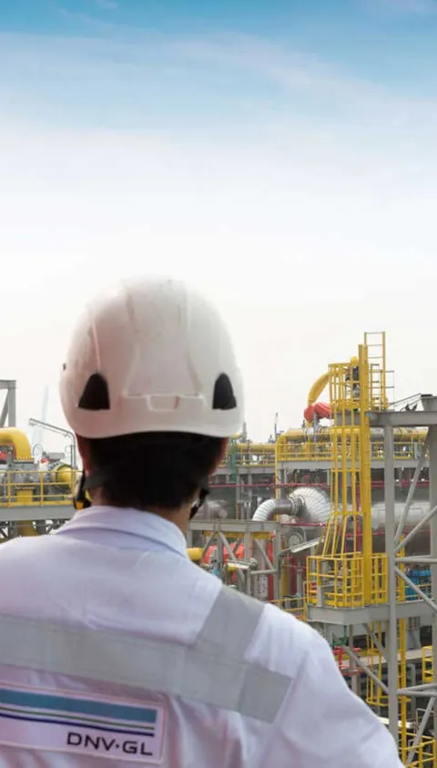 Surveyor on board an FPSO